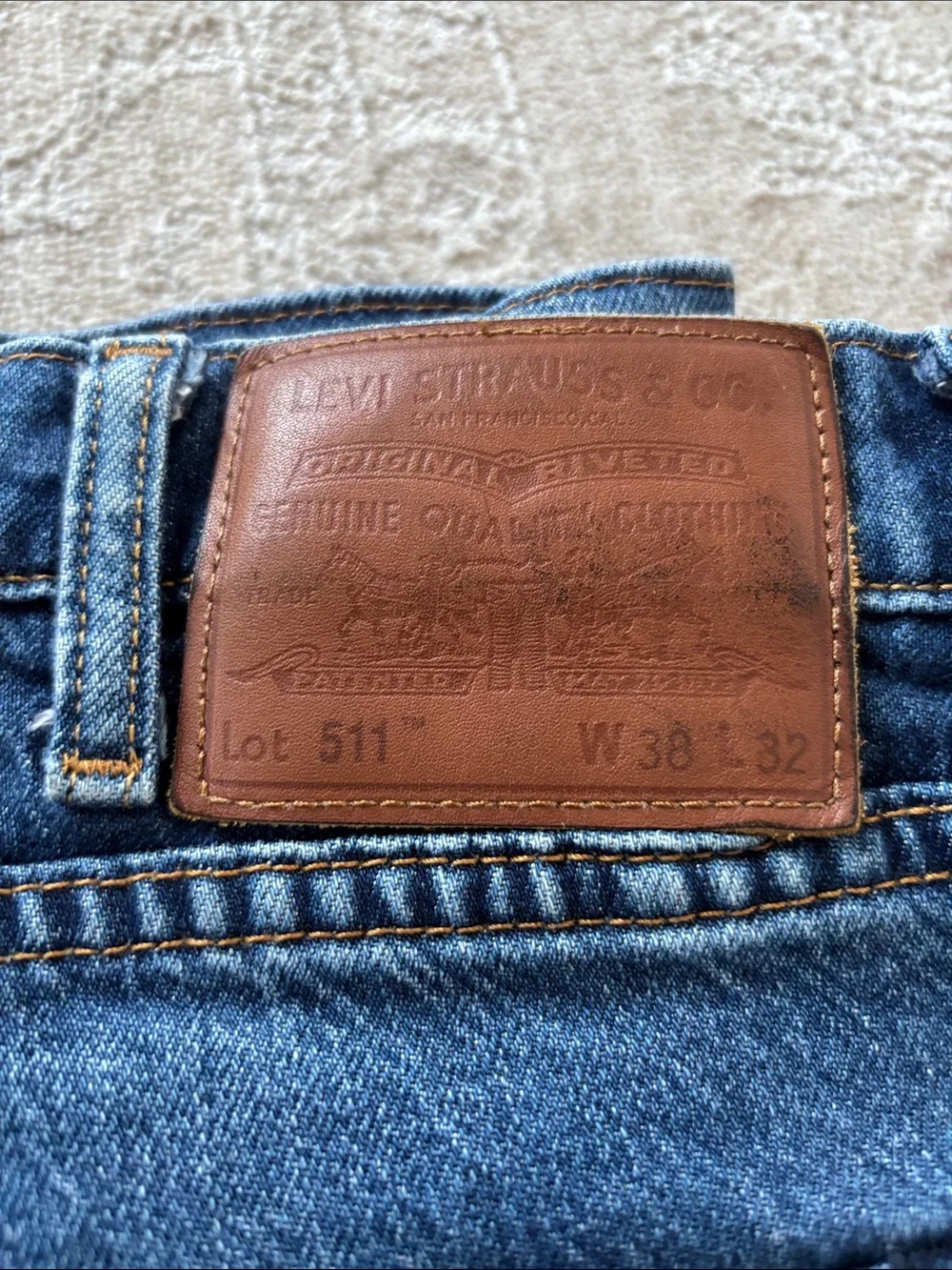 Levi's Men's 511 Dark Blue Relaxed Fit Jeans Leather Tags Premium size 38x32